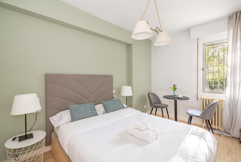 Madrid Rio Rooms Exterior photo